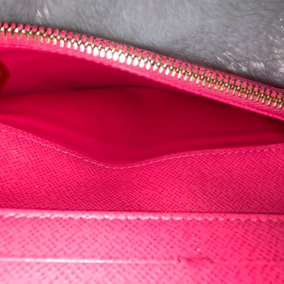 Louis Vuitton Grenade Pink V Wallet - Picture 15 of 16